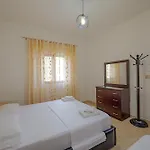 Brahimi 아파트
